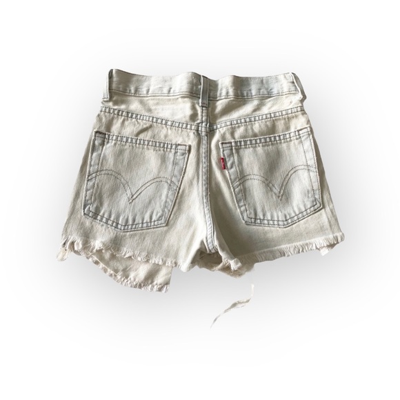 new LF Furst of a Kind ★ Vintage Upcycled Levi's® Cut Off Shorts ★ Winnie Pooh - Picture 13 of 16